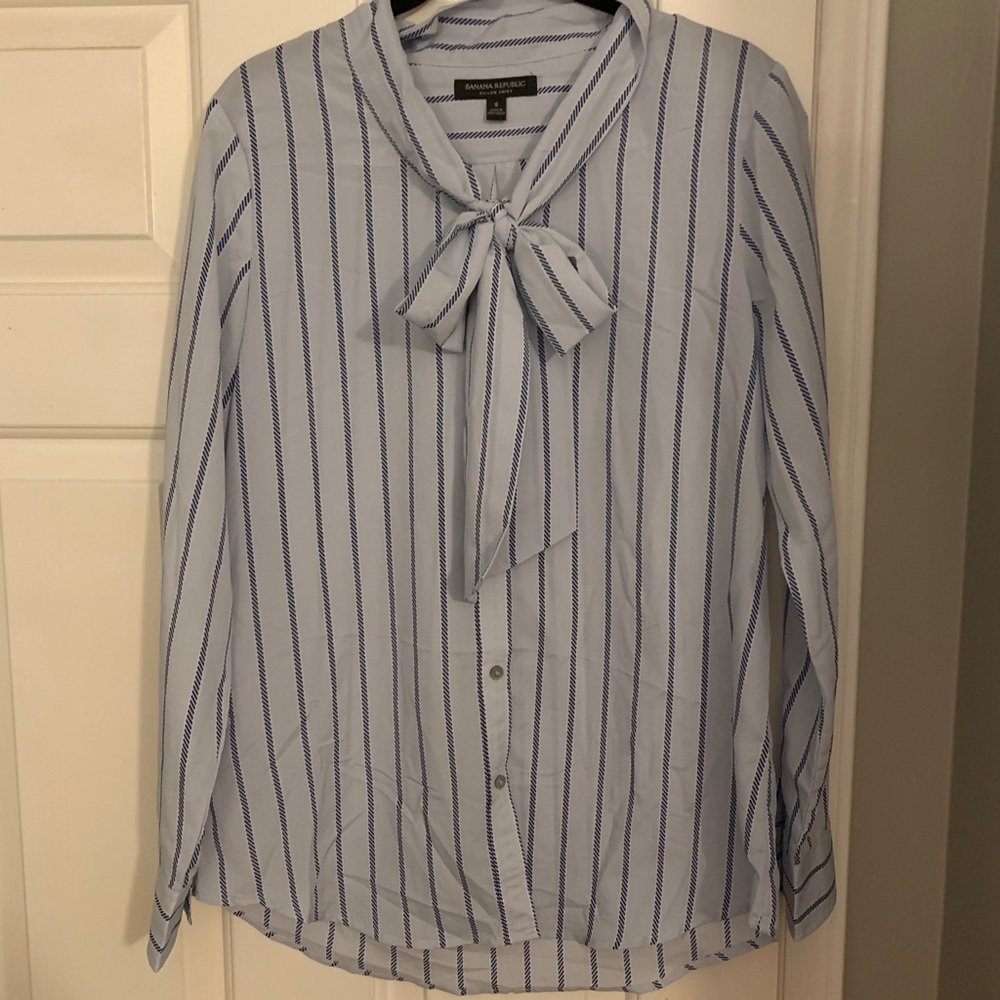 Banana Republic Women’s Dress Shirt Size Small